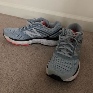 New Balance 860 Running Shoe